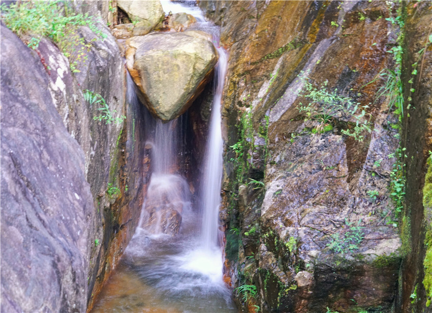 大自然山顶巨石,南天门到大别山主峰