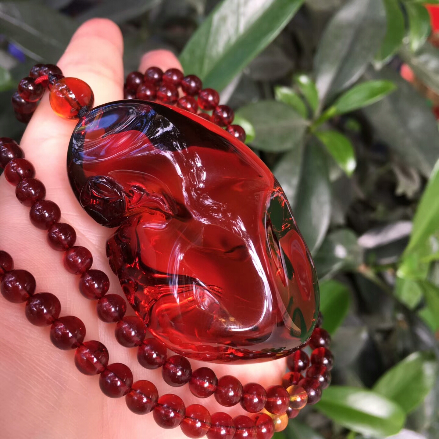 缅甸琥珀金珀好还是血珀好,缅甸血珀和棕珀