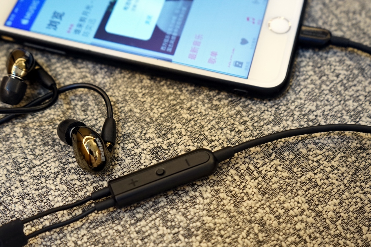 改变iPhoneX音质软肋！美国舒尔SE846彩色版+RMCE-LTG升级线实测