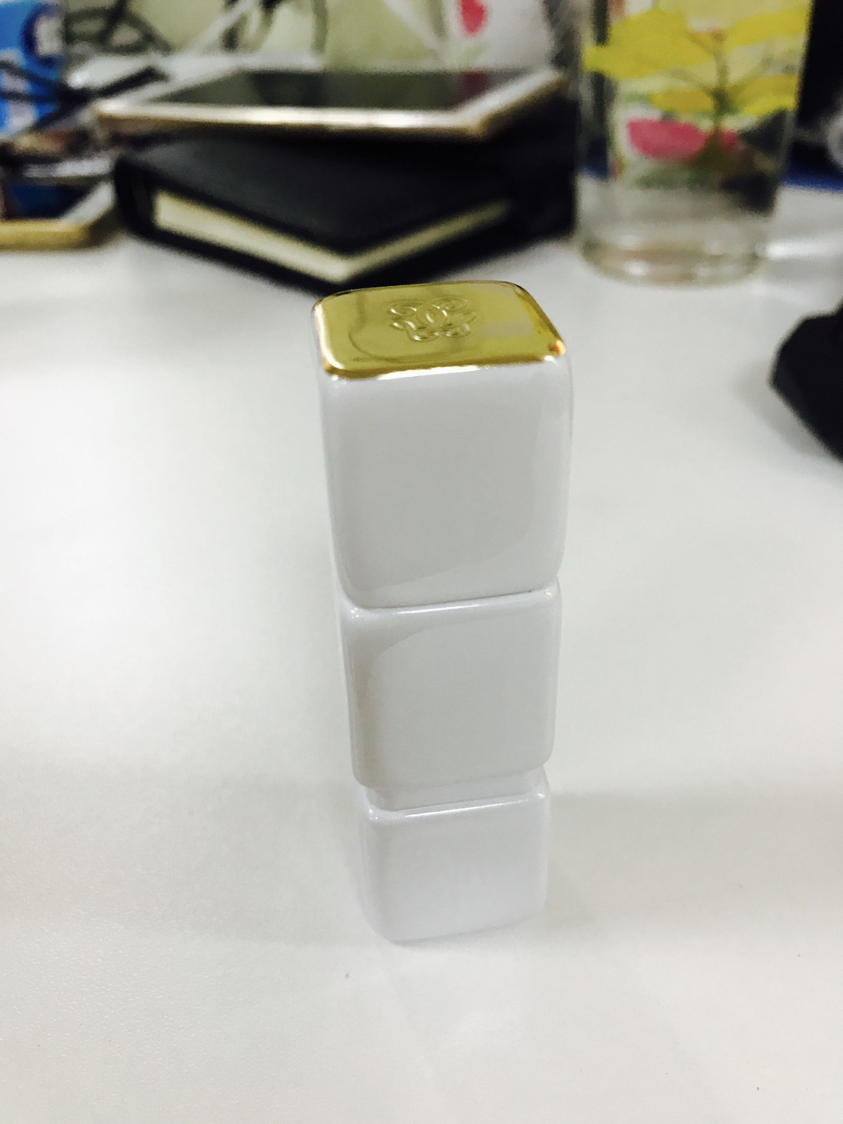 娇兰kisskiss白管试色,娇兰唇膏373