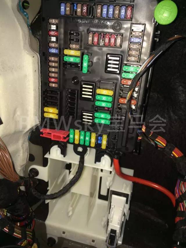 宝马点烟器不通电有哪些原因,宝马点烟器不通电怎么回事