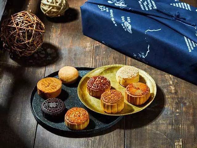 中秋节其实是个吃货节！网红月饼大盘点，拼口味拼逼格还要拼脑洞