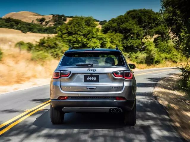 jeep指南者哪一年的值得入手,指南者顶配版值得购买吗