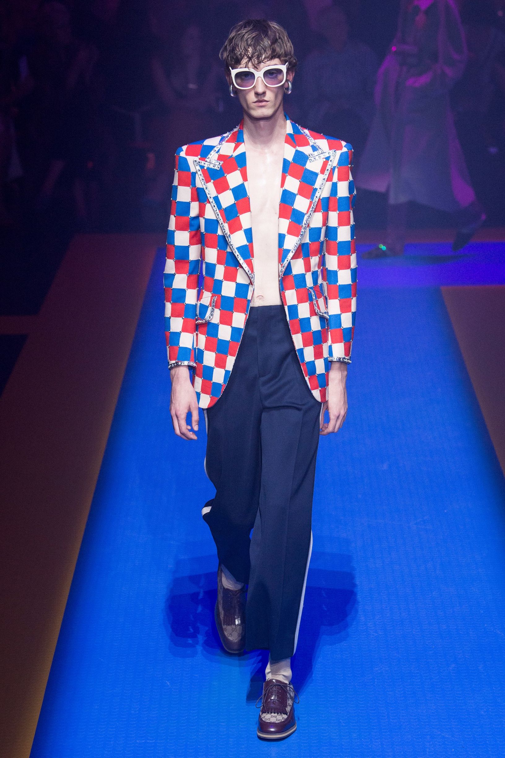 米兰时装周gucci直播外场,米兰时装周gucci三叶草