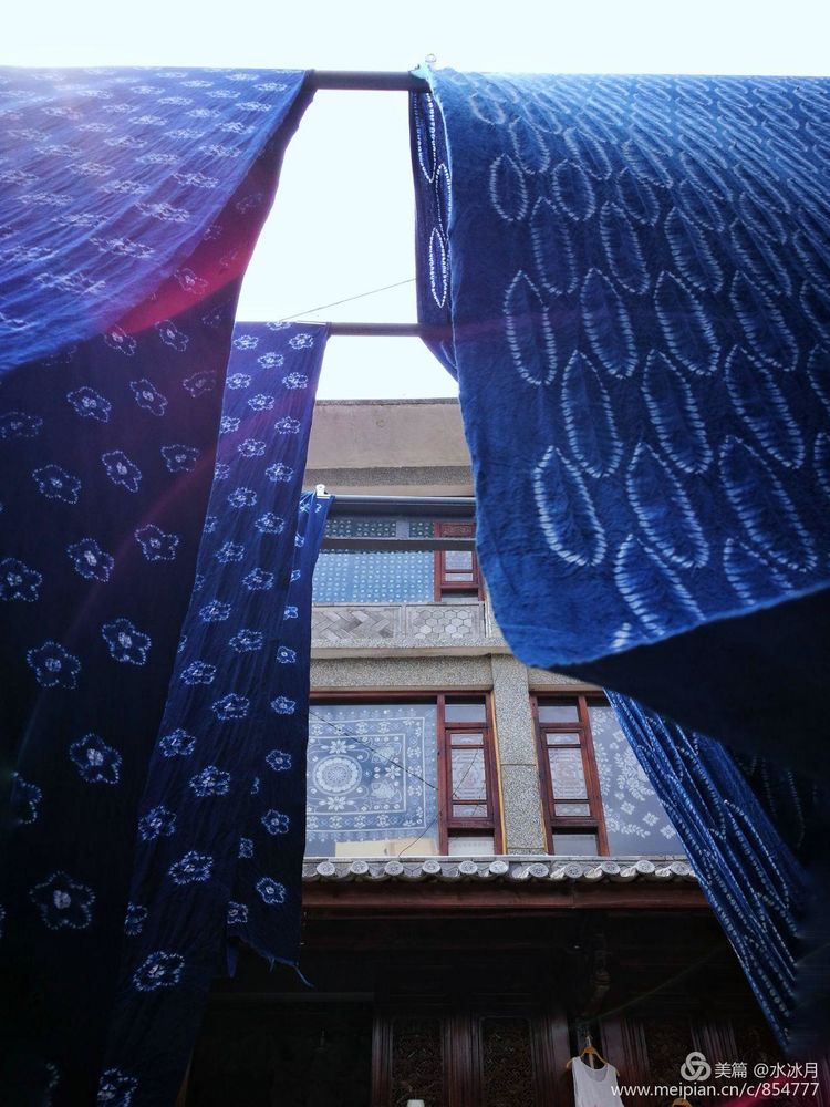 有一种蓝叫青花蓝,有一种颜色叫中国红