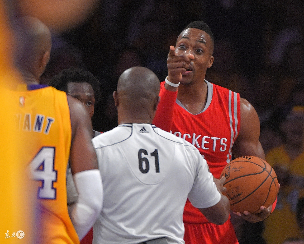 美媒排历史十大中锋：鲨鱼仅列第三，魔兽强势入榜！