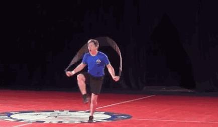 一个小技巧防止崴脚运动损伤,预防运动崴脚的正确做法