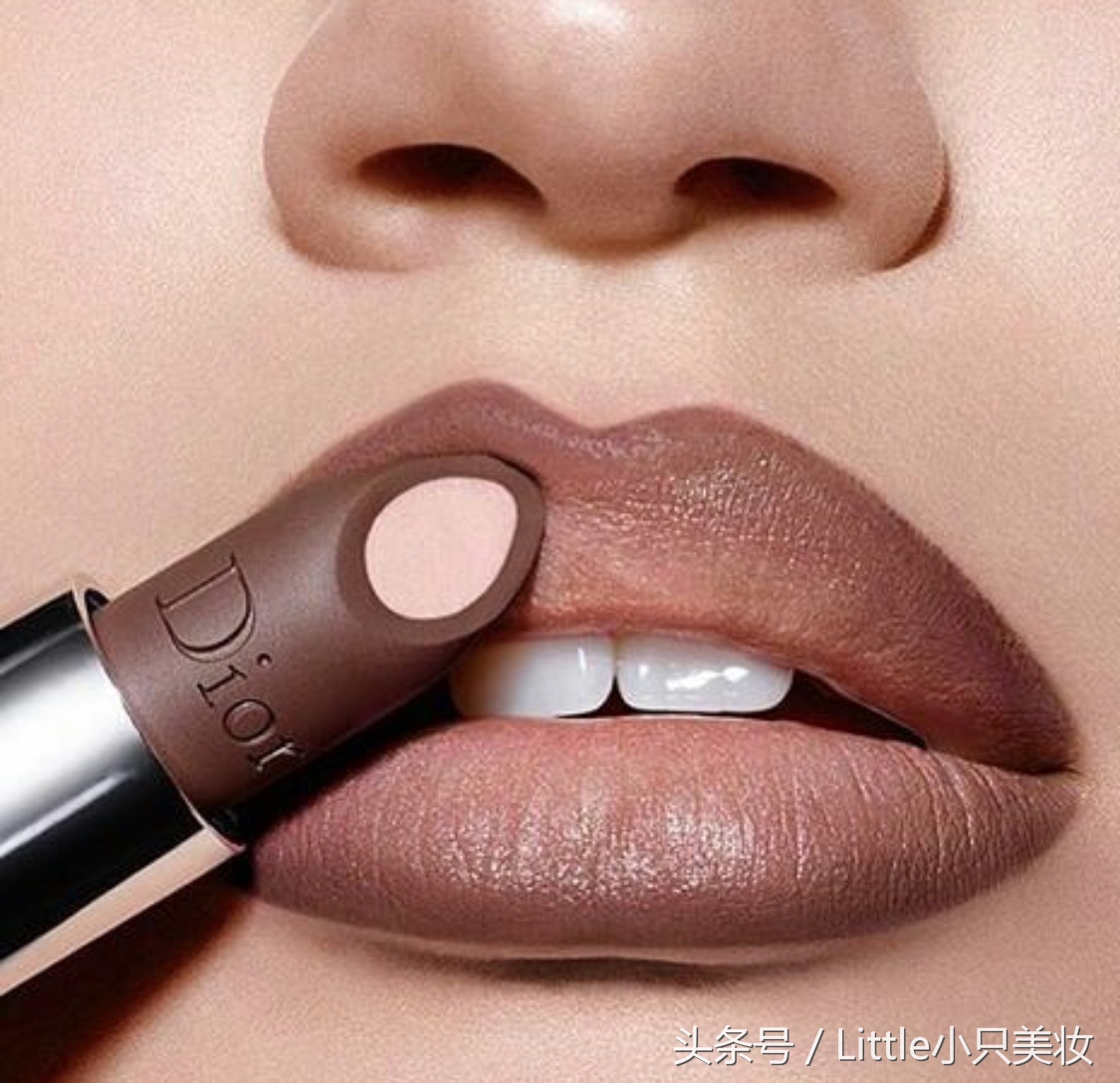 还在纠结小羊皮？纪梵希新款双色口红才是真的酷炫！