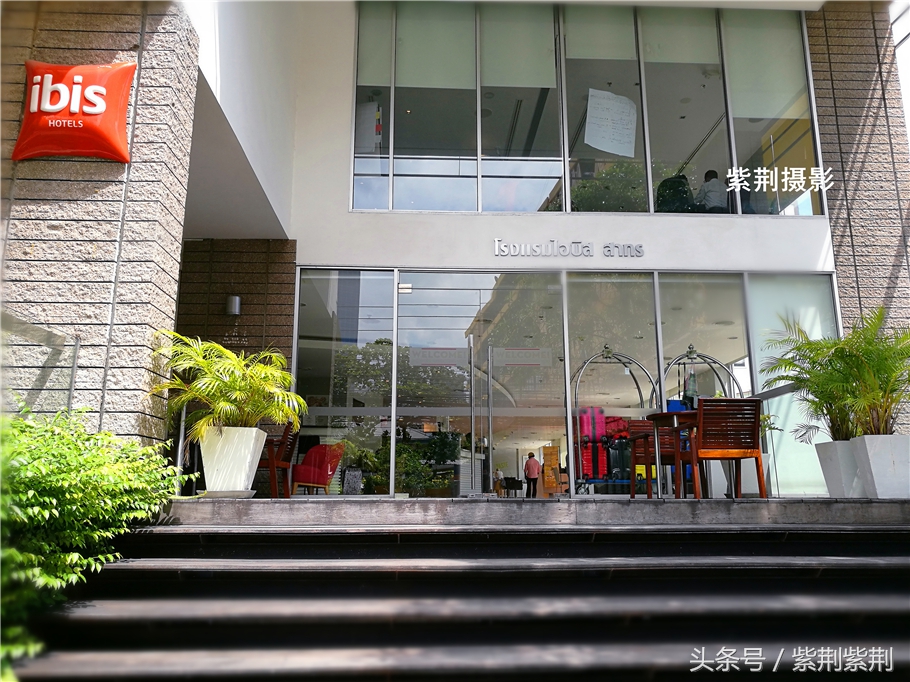 国庆长假抢钱了？老司机教你境外旅游怎样省出一部iphoneX