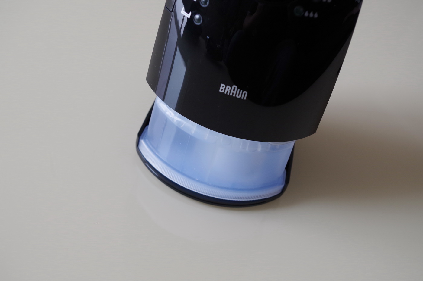 博朗尊享9系男士电动剃须刀,德国博朗电动剃须刀6系