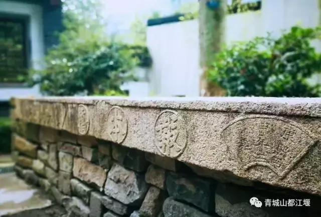 四川旅游一条很直的公路,四川唯一一条有路灯的高速公路