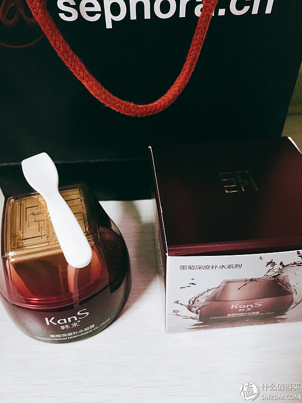 韩束墨菊深度补水套装,狠狠爱自己书评