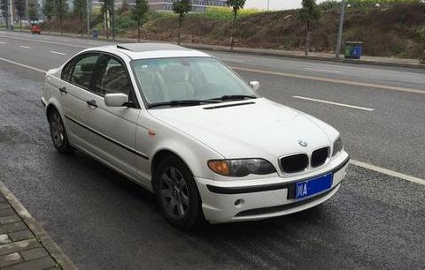 当新手拿驾照开车,拿驾照首次上路注意事项