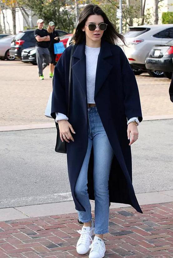 穿累了高跟鞋，来试试大衣的新搭档