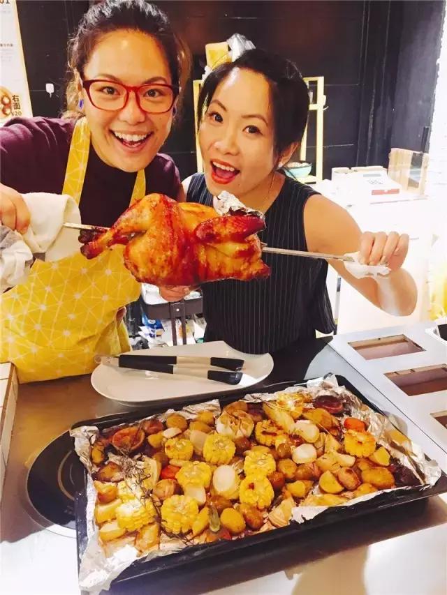 兼职在公司楼下开方便面馆,这可能是文艺青年离开店最近的一次