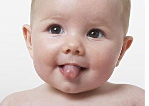 孩子便秘有黄眼屎,小孩上火便秘有眼屎怎么办