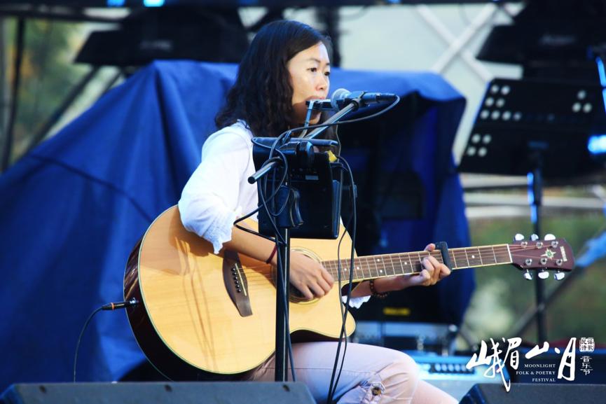 峨眉山音乐节,峨眉山月民谣音乐节直播