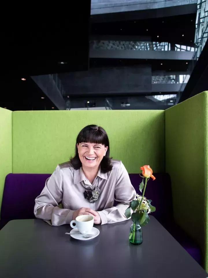 全球最牛艺术家：摄影师莫托拉镜头下的冰岛女性