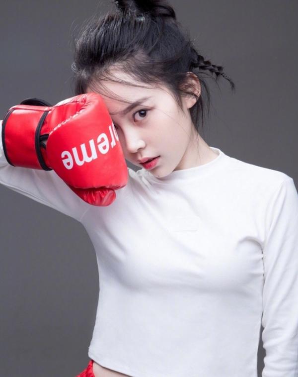 军训女生长得像章泽天,军训女生像章泽天