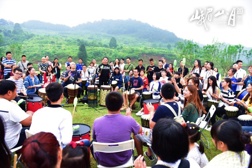 峨眉山音乐节,峨眉山月民谣音乐节直播