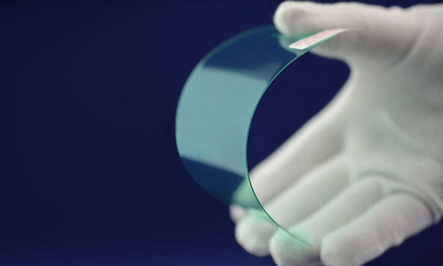 如何给手机贴膜而不产生气泡,手机贴膜要不要把原装膜撕掉