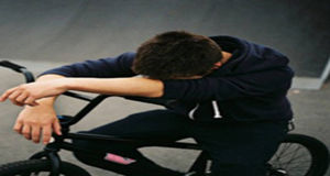 玩网游上瘾孩子该怎么教育,高中孩子游戏成瘾怎么办