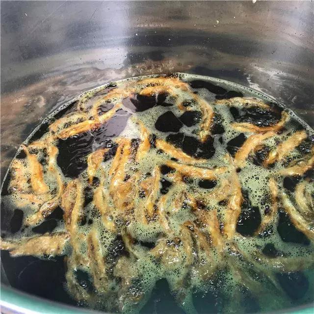 当你觉得活不下去的时候，就去菜市场吧