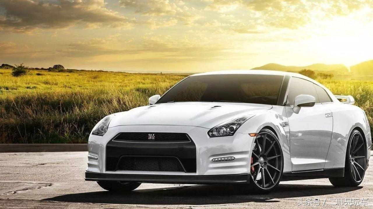 三十万到一千万都有，这十款车才是男人的终极*药春**，一脚油爽到爆