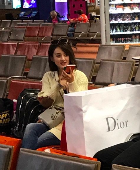 dior品牌大使杨颖和赵丽颖对比,迪奥代言赵丽颖与杨颖对比