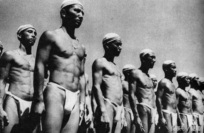 鬼子用的三八大盖里面到底是什么,抗日战争时期日军头盔有什么用