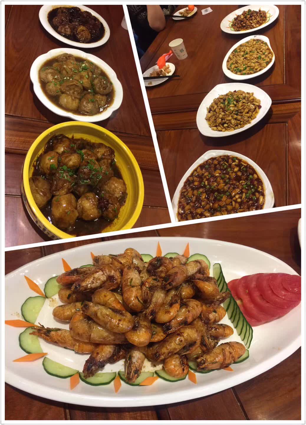 中秋情暖老人心志愿者走进敬老院,情暖夕阳关爱老人志愿者活动