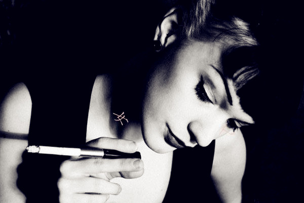 如果你的女朋友比你高怎么办,发现你女朋友抽烟你会怎么办