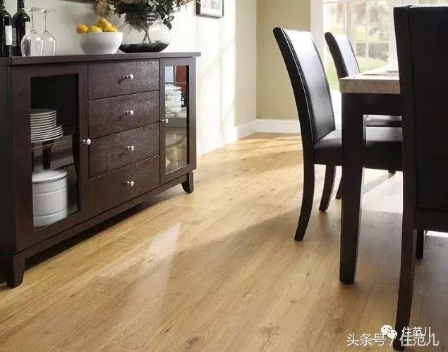 地板太丑了又不能拆掉该怎么办,卧室地板太丑了怎么改造