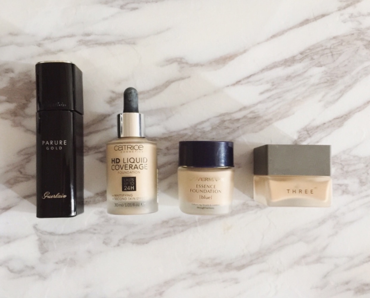 油性皮肤长痘用什么牌子的粉底,适合油痘肌的粉底推荐