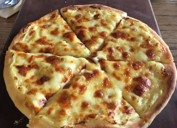 每个饥寒交迫的晚上，一块披萨就能让我荡漾