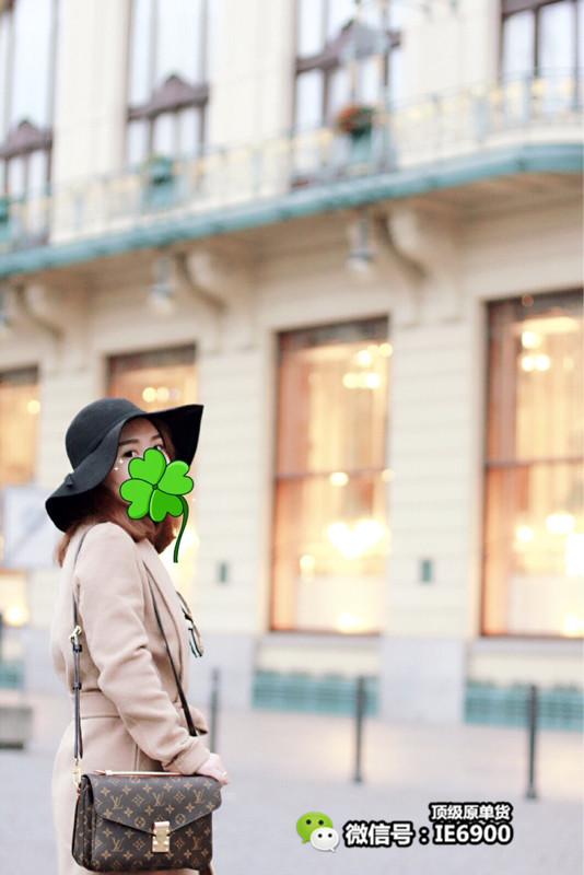 年入百万美女主播欧洲疯狂购买大牌包包，看完觉得她有钱好任性!