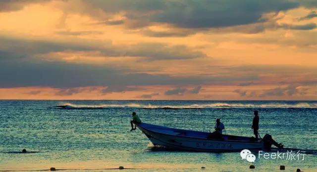 这个与马尔代夫隔海相望的火山岛国，免签人少，还可以玩遍海陆空