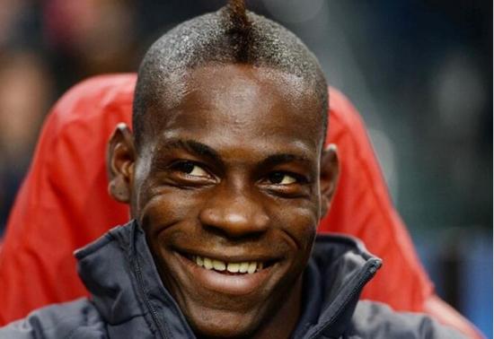 梅西过人惊呆巴洛特利,巴洛特利思考人生点球