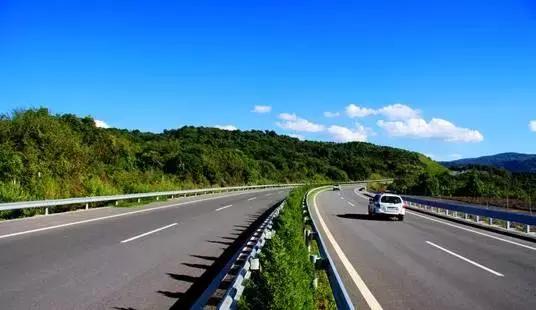 云南最美公路自驾出行攻略,自驾去云南沿途的风景美不胜收