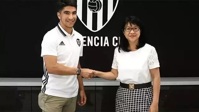 卡洛斯索莱尔欧洲杯,卡洛斯索莱尔入选西班牙