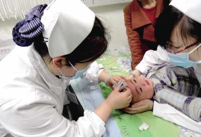 宝宝生病吃中药好还是西药好,宝宝生病吃药和雾化哪个副作用小