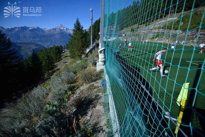 跑火车遇到的怪事,奇葩足球场