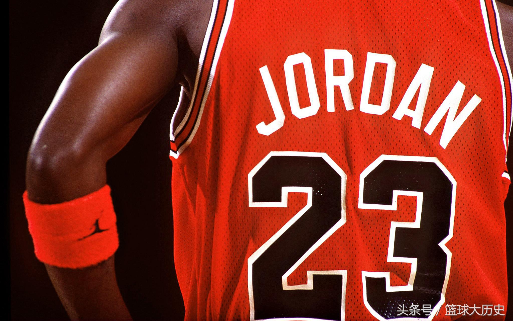 乔丹单场49分15篮板,乔丹球衣号码是多少