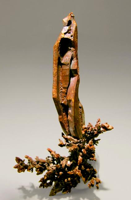 奇妙的矿物世界自然铜,矿物世界自然铜