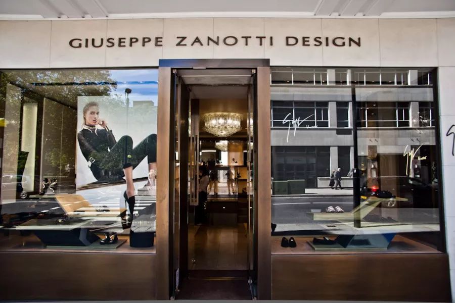 chanel和nike联名,阿迪达斯和香奈儿联名