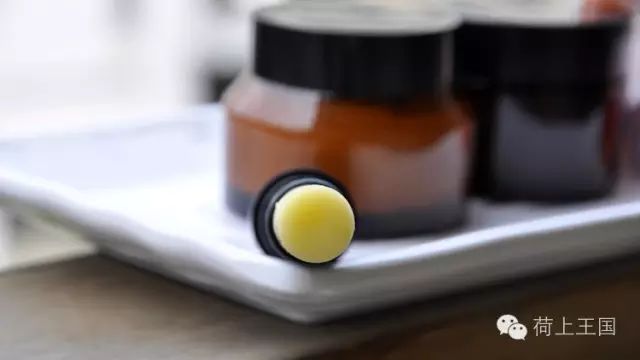 小孩子自己在家做的唇膏,自制儿童润唇膏家庭版家用材料