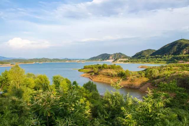 清明小长假出游提醒 (清明小长假微信消息)