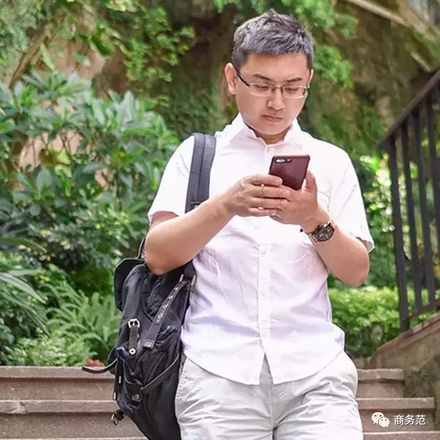 我翻了13个男人的包包，金牛座的男人最爱买买买？