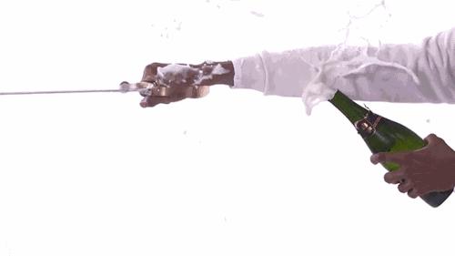 起泡酒如何打开不会喷,起泡酒的三种开法