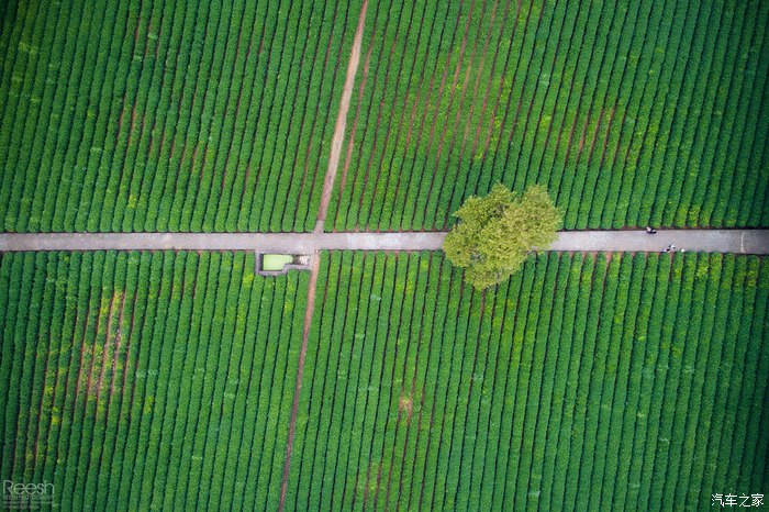 宝马X6，不谈性能如何！自驾遇上大雨还被拍成大片，颜值绝对够！